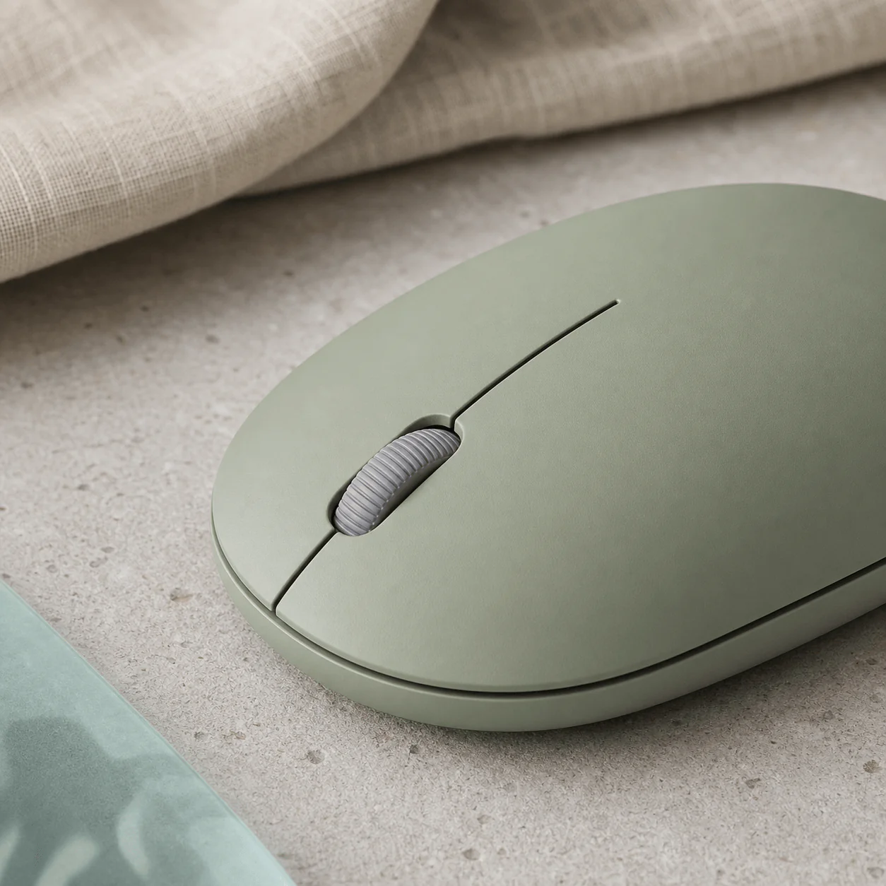 Flow Ergonomic Mouse material detail