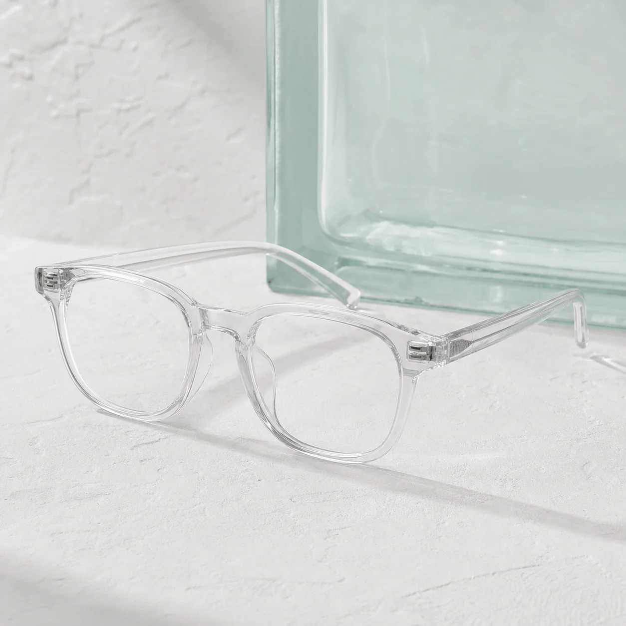 Studio Clear Frame