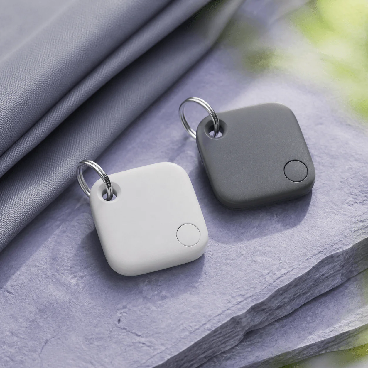 TrackTag Duo lifestyle view